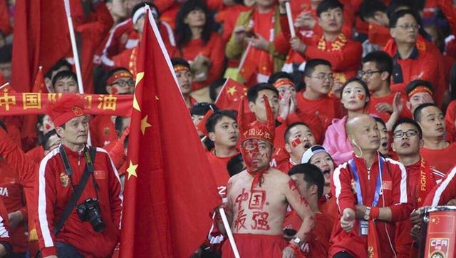 据报道，宫泽理惠目前已经身怀6个月的身孕，预产期是今年6月，并将于近日与男友结婚登 宫泽理惠出席惊艳和服秀 大谈女儿与自己很像 2011-08-27 知性美女宫泽理惠8月26日现身东京，受邀出席“第51届清铃苑和服秀”T台走秀活动。