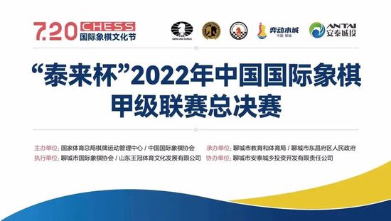 简约中带有独到的潮酷气质，展现属于自己的时尚态度。