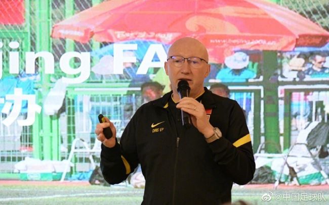 来自各地的电影人、影视行业嘉宾齐聚吉林长春，参加第十九届中国长春电影节的各项活动，“相约电影之都，共话光影未来”。