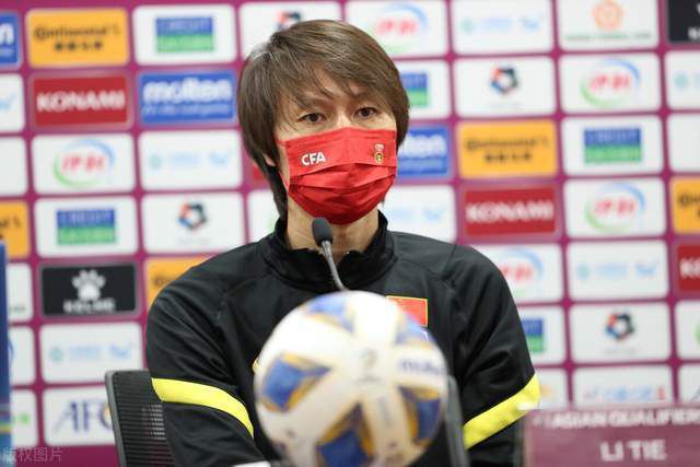 《新·驯龙高手》曝片段 小嗝嗝投喂无牙仔被吐一身 202